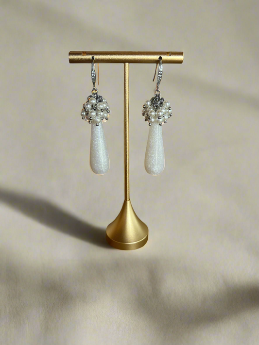 Olive & Piper- Iridescent Pearl Teardrop Earrings